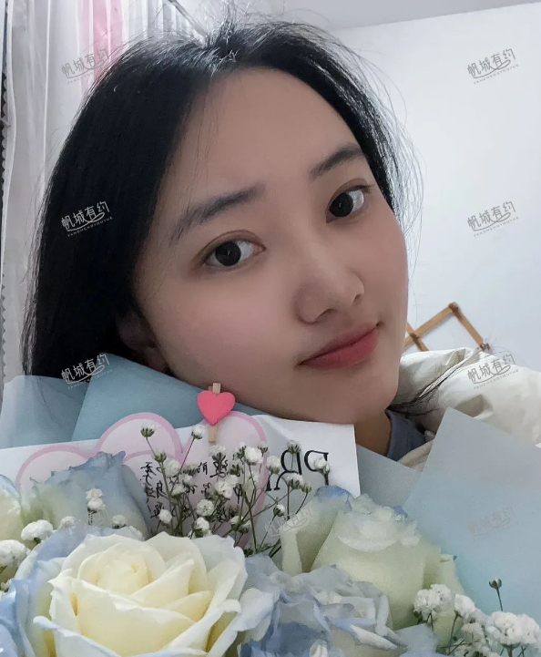 谭小姐
